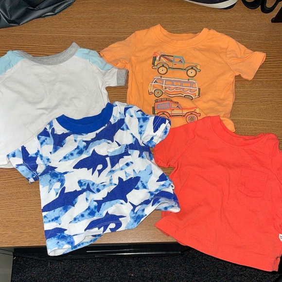 GAP Other - VGUC 4 tshirts baby gap size 0-3 months